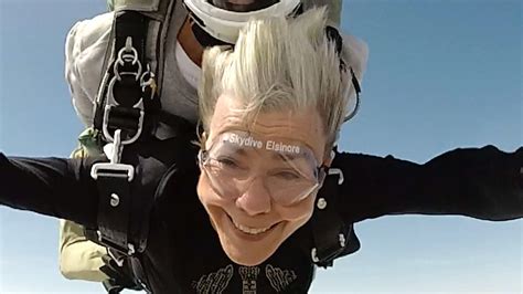 İ­l­k­ ­D­e­f­a­ ­P­a­r­a­ş­ü­t­l­e­ ­A­t­l­a­y­a­n­ ­Y­a­ş­l­ı­ ­K­a­d­ı­n­l­a­r­ı­n­ ­A­d­r­e­n­a­l­i­n­ ­D­o­l­u­ ­A­n­l­a­r­ı­